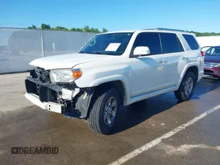 2011 Toyota 4Runner Trail z VIN JTEBU5JR7B5035496, wystawiony jako IAAI lot #42319548 z przebiegiem 253 437 mil mil oraz . Historia ofert i sprzedaży dostępna na DreamBid. Obrazek 18.