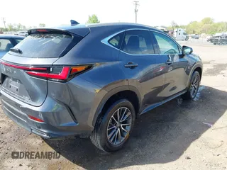 2023 Lexus NX 350 Premium z VIN 2T2GGCEZ3PC023075, wystawiony jako IAAI lot #42091257 z przebiegiem 28 674 mil mil oraz . Historia ofert i sprzedaży dostępna na DreamBid. Obrazek 4.