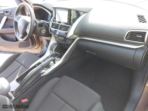 2019 Mitsubishi Eclipse Cross ES with VIN JA4AT3AA0KZ003039, listed as a IAAI auction lot 41548024 with 47,917 mi miles. Bid and sale history available at carsss.com. Image 5.