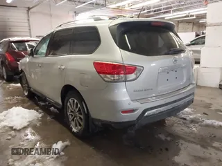 2016 Nissan Pathfinder Platinum z VIN 5N1AR2MM7GC652590, wystawiony jako IAAI lot #41490229 z przebiegiem 112 461 mil mil oraz . Historia ofert i sprzedaży dostępna na DreamBid. Obrazek 3.