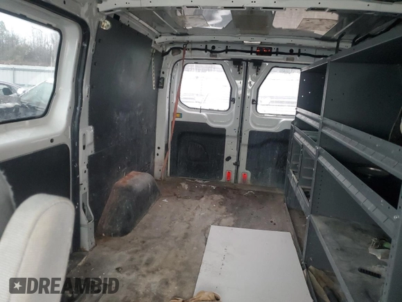 2015 Ford Transit Cargo z VIN 1FTNE1YG2FKA97150, wystawiony jako Copart lot #42448835 z przebiegiem 245 070 mil mil oraz Czysty tytuł • Clean title. Historia ofert i sprzedaży dostępna na DreamBid. Obrazek 10.