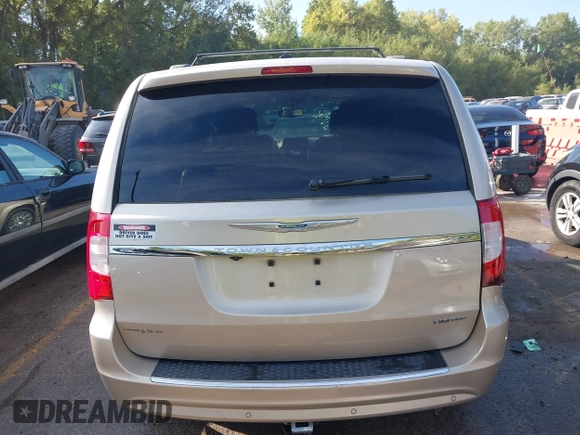 2015 Chrysler Town & Country Limited Platinum with VIN 2C4RC1GGXFR619209, listed as a IAAI auction lot 40366234 with 163,649 mi miles. Bid and sale history available at carsss.com. Image 17.
