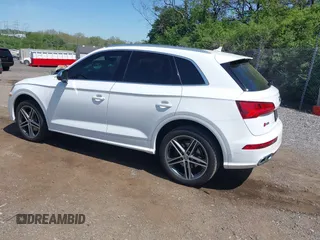 2019 Audi SQ5 Premium Plus z VIN WA1B4AFY4K2002089, wystawiony jako IAAI lot #42126337 z przebiegiem 60 116 mil mil oraz . Historia ofert i sprzedaży dostępna na DreamBid. Obrazek 3.