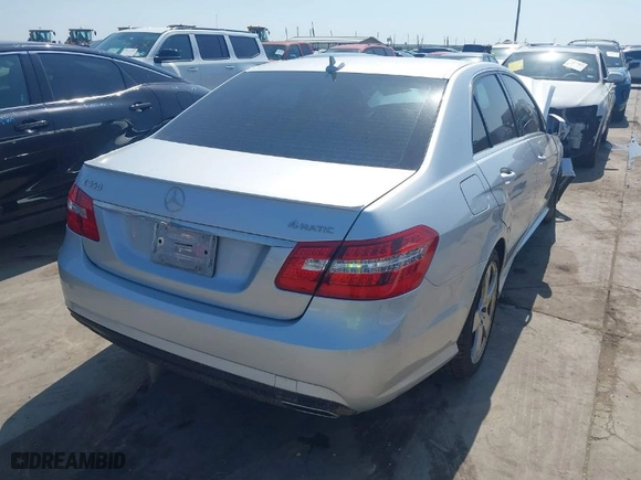 2012 Mercedes-Benz E-Class E 350 Luxury with VIN WDDHF8JB6CA613342, listed as a IAAI auction lot 41880818 with 115,958 mi miles. Bid and sale history available at carsss.com. Image 4.