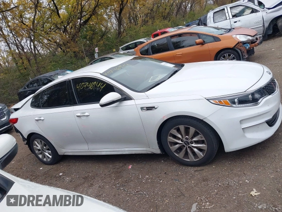2017 Kia Optima EX with VIN 5XXGU4L38HG153641, listed as a IAAI auction lot 40746944 with 139,349 mi miles. Bid and sale history available at carsss.com. Image 14.