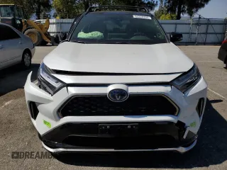 2023 Toyota RAV4 XSE z VIN JTMEB3FVXPD124056, wystawiony jako Copart lot #63228265 z przebiegiem 6 239 mil mil oraz Szkoda całkowita • Salvage title. Historia ofert i sprzedaży dostępna na DreamBid. Obrazek 5.