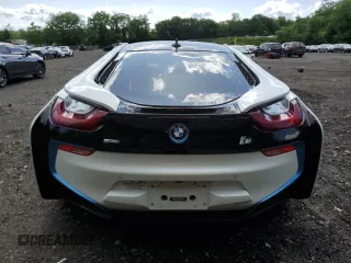 2015 BMW i8 z VIN WBY2Z2C5XFV674460, wystawiony jako Copart lot #55631224 z przebiegiem Nie podano mil oraz Szkoda całkowita • Salvage title. Historia ofert i sprzedaży dostępna na DreamBid. Obrazek 6.
