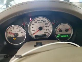2005 Ford F-150 XLT с VIN 1FTPW14535FA77412, выставлен на аукционе Copart как лот 54566805 с пробегом 250 586 миль миль и Чистый • Clean title. История ставок и продаж доступна на DreamBid. Изображение 9.
