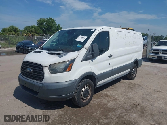 2017 Ford Transit z VIN 1FTYR1ZM7HKA42038, wystawiony jako IAAI lot #42348768 z przebiegiem Nie podano mil oraz . Historia ofert i sprzedaży dostępna na DreamBid. Obrazek 2.