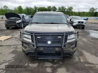2016 Ford Police Interceptor Utility z VIN 1FM5K8AR0GGC07903, wystawiony jako Copart lot #57298705 z przebiegiem 223 695 mil mil oraz Szkody całkowita. Historia ofert i sprzedaży dostępna na DreamBid. Obrazek 5.