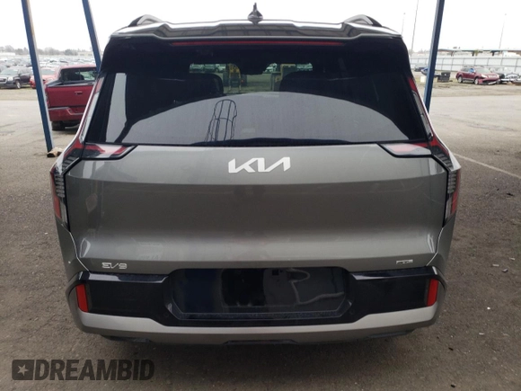 2024 Kia EV9 GT-Line with VIN KNDAEFS52R6031276, listed as a Copart auction lot 85803914 with 4,802 mi miles and Salvage Title. Bid and sale history available at carsss.com. Image 6.