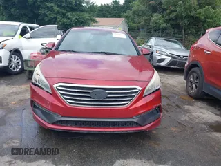 2015 Hyundai Sonata Sport z VIN 5NPE34AB6FH231128, wystawiony jako IAAI lot #42356554 z przebiegiem 177 296 mil mil oraz . Historia ofert i sprzedaży dostępna na DreamBid. Obrazek 12.