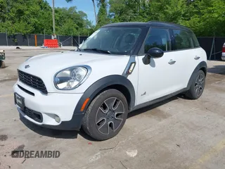 2012 MINI Countryman S с VIN WMWZC5C5XCWM11911, выставлен на аукционе IAAI как лот 42252488 с пробегом 154 010 миль миль и . История ставок и продаж доступна на DreamBid. Изображение 2.
