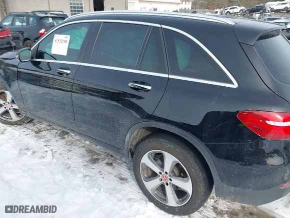 2019 Mercedes-Benz GLC with VIN WDC0G4KB8KV195217, listed as a IAAI auction lot 41532190 with NaN miles. Bid and sale history available at carsss.com. Image 14.