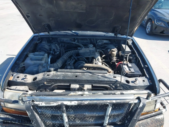 1998 Ford Ranger XL with VIN 1FTYR10C1WPB40423, listed as a IAAI auction lot 41621407 with 122,656 mi miles. Bid and sale history available at carsss.com. Image 10.
