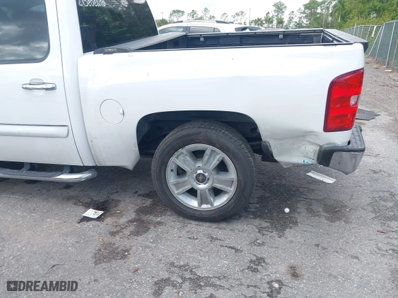 2012 Chevrolet Silverado 1500 LT with VIN 3GCPCSE03CG222445, listed as a IAAI auction lot 41217503 with 229,097 mi miles. Bid and sale history available at carsss.com. Image 6.