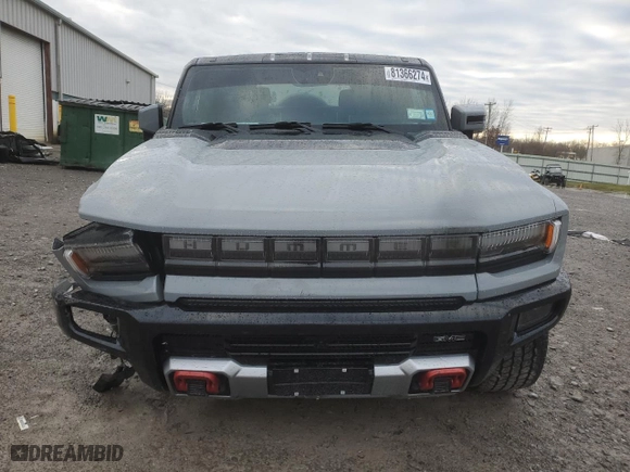 2024 GMC HUMMER EV SUV 2X with VIN 1GKB0NDE8RU103804, listed as a Copart auction lot 81366274 with NaN miles and Salvage Title. Bid and sale history available at carsss.com. Image 5.