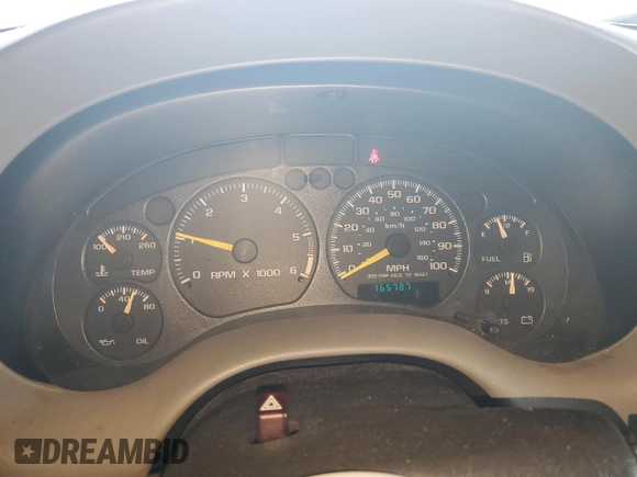 2000 GMC Jimmy SLE Convenience z VIN 1GKDT13W7Y2384460, wystawiony jako Copart lot #85545254 z przebiegiem 165 787 mil mil oraz Czysty tytuł • Clean title. Historia ofert i sprzedaży dostępna na DreamBid. Obrazek 9.