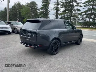 2023 Land Rover Range Rover SE z VIN SALKP9E72PA021055, wystawiony jako Copart lot #60476175 z przebiegiem 57 833 mil mil oraz Czysty tytuł • Clean title. Historia ofert i sprzedaży dostępna na DreamBid. Obrazek 3.