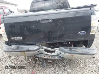 2003 Ford Super Duty F-250 XL with VIN 1FTNX21LX3EB29084, listed as a IAAI auction lot 41837791 with 213,008 mi miles. Bid and sale history available at carsss.com. Image 12.