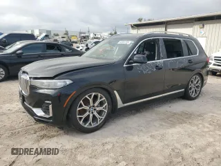 2020 BMW X7 xDrive40i with VIN 5UXCW2C01L9B96566, listed as a Copart auction lot 44604155 with 0 mi miles and Clean Title. Bid and sale history available at carsss.com. Image 1.