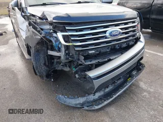 2020 Ford Expedition Max XLT z VIN 1FMJK1JT7LEA46344, wystawiony jako IAAI lot #41510918 z przebiegiem 81 991 mil mil oraz . Historia ofert i sprzedaży dostępna na DreamBid. Obrazek 19.