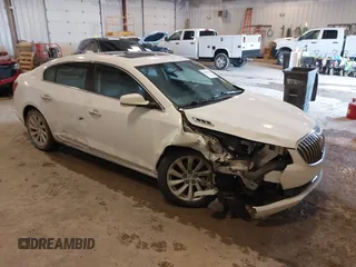 2016 Buick LaCrosse Leather with VIN 1G4GB5G38GF121528, listed as a IAAI auction lot 41720021 with 224,665 mi miles. Bid and sale history available at carsss.com. Image 1.