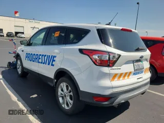 2017 Ford Escape SE z VIN 1FMCU0GD4HUB05330, wystawiony jako IAAI lot #42396863 z przebiegiem 66 420 mil mil oraz . Historia ofert i sprzedaży dostępna na DreamBid. Obrazek 24.