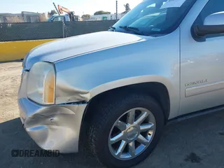 2010 GMC Yukon XL Denali with VIN 1GKUKMEF0AR176578, listed as a IAAI auction lot 41444927 with 175,100 mi miles. Bid and sale history available at carsss.com. Image 6.