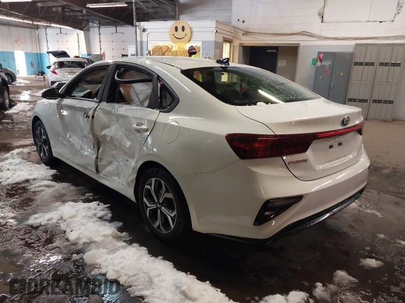 2021 Kia Forte FE with VIN 3KPF24AD5ME268116, listed as a IAAI auction lot 41546522 with 37,860 mi miles. Bid and sale history available at carsss.com. Image 3.