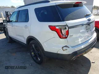 2017 Ford Explorer XLT с VIN 1FM5K8D85HGB48819, выставлен на аукционе IAAI как лот 41892276 с пробегом 132 962 миль миль и . История ставок и продаж доступна на DreamBid. Изображение 3.