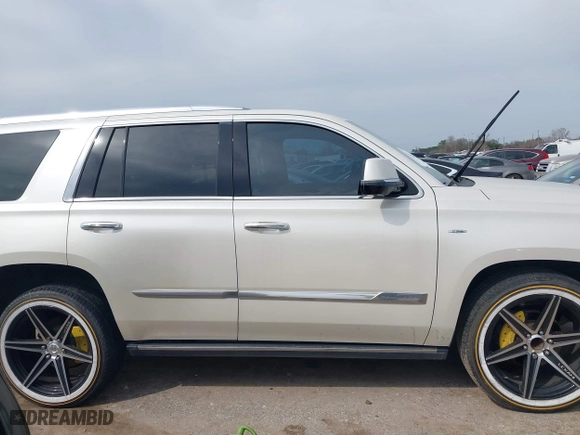 2015 Cadillac Escalade Premium with VIN 1GYS3NKJ1FR553712, listed as a IAAI auction lot 41660900 with 93,423 mi miles. Bid and sale history available at carsss.com. Image 13.
