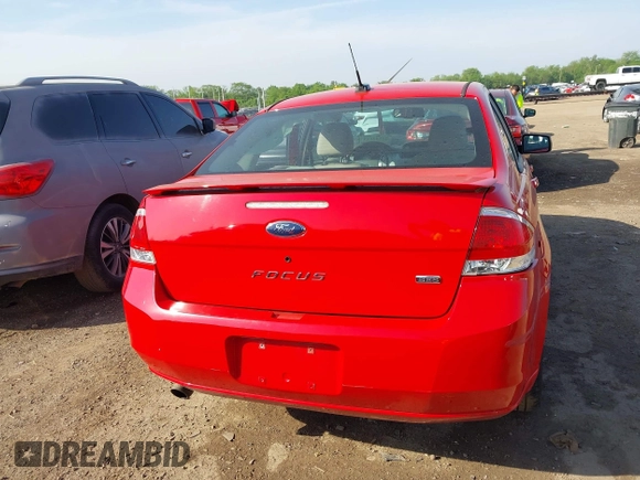 2008 Ford Focus SE z VIN 1FAHP35N08W192703, wystawiony jako IAAI lot #42280619 z przebiegiem 119 636 mil mil oraz . Historia ofert i sprzedaży dostępna na DreamBid. Obrazek 16.