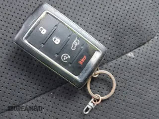 2023 Jeep Grand Cherokee Altitude с VIN 1C4RJHAG2P8701245, выставлен на аукционе IAAI как лот 41679077 с пробегом 29 262 миль миль и . История ставок и продаж доступна на DreamBid. Изображение 11.