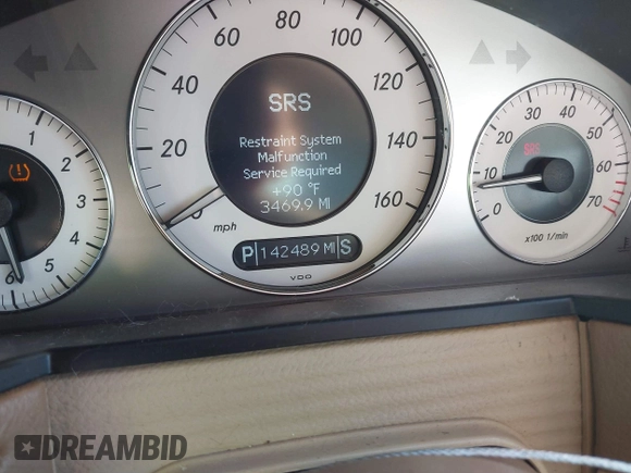 2009 Mercedes-Benz E 550 with VIN WDBUF90X09B440074, listed as a IAAI auction lot 41501459 with 142,489 mi miles and . Bid and sale history available at carsss.com. Image 7.