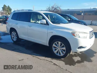 2008 Toyota Highlander Hybrid with VIN JTEEW41A882017059, listed as a IAAI auction lot 41608387 with 246,354 mi miles. Bid and sale history available at carsss.com. Image 1.