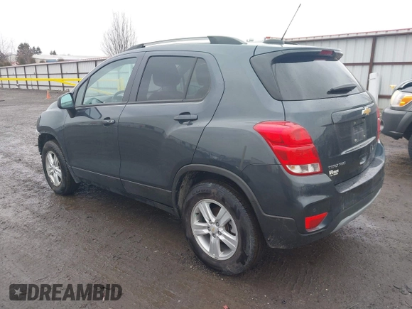 2021 Chevrolet Trax LT with VIN KL7CJPSB4MB346304, listed as a IAAI auction lot 41641995 with 33,677 mi miles. Bid and sale history available at carsss.com. Image 3.