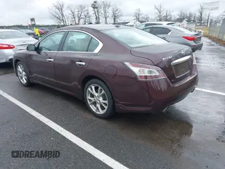 2014 Nissan Maxima SV z VIN 1N4AA5AP7EC465106, wystawiony jako IAAI lot #41815587 z przebiegiem 160 914 mil mil oraz . Historia ofert i sprzedaży dostępna na DreamBid. Obrazek 3.