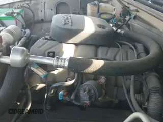 2000 Chevrolet Silverado 3500 с VIN 1GCHK33J0YF437640, выставлен на аукционе IAAI как лот 41796214 с пробегом 139 411 миль миль и . История ставок и продаж доступна на DreamBid. Изображение 19.