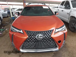 2019 Lexus UX 200 z VIN JTHY3JBH9K2005464, wystawiony jako IAAI lot #42196158 z przebiegiem 50 910 mil mil oraz . Historia ofert i sprzedaży dostępna na DreamBid. Obrazek 13.