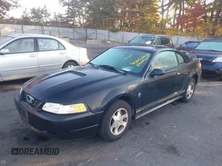 2000 Ford Mustang with VIN 1FAFP4046YF238109, listed as a IAAI auction lot 40656475 with 64,926 mi miles. Bid and sale history available at carsss.com. Image 2.