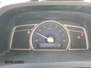 2006 Honda Civic LX z VIN 1HGFA16566L003977, wystawiony jako Copart lot #56765875 z przebiegiem 220 705 mil mil oraz Szkoda całkowita • Salvage title. Historia ofert i sprzedaży dostępna na DreamBid. Obrazek 9.