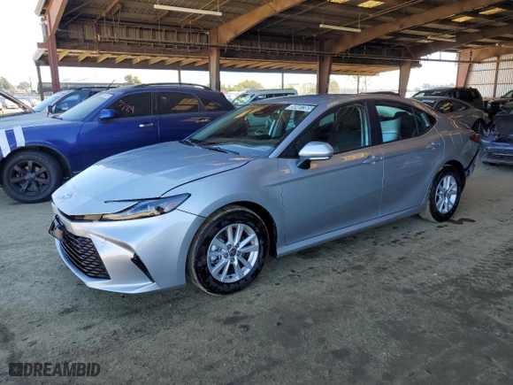 2025 Toyota Camry LE with VIN 4T1DAACK1SU098254, listed as a Copart auction lot 50407385 with 4,074 mi miles and Clean Title. Bid and sale history available at carsss.com. Image 1.