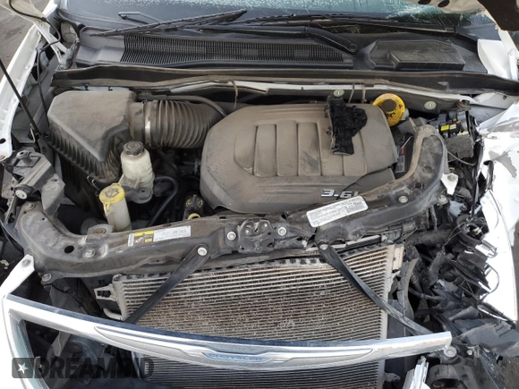 2014 Chrysler Town & Country Touring with VIN 2C4RC1BG6ER310584, listed as a Copart auction lot 82848784 with 0 mi miles and Non Repairable. Bid and sale history available at carsss.com. Image 12.