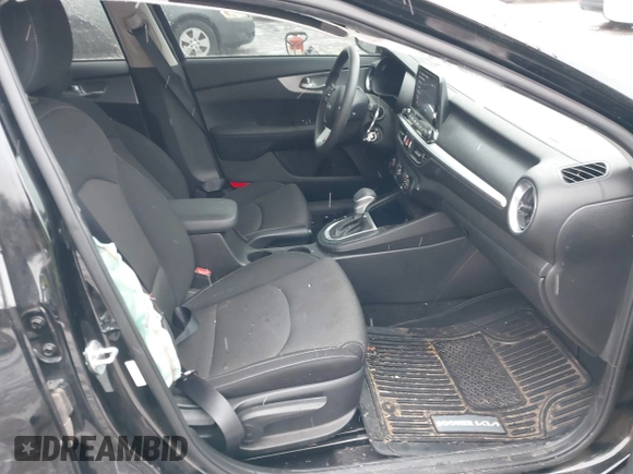 2023 Kia Forte LXS z VIN 3KPF24AD9PE511818, wystawiony jako IAAI lot #41554269 z przebiegiem 16 465 mil mil oraz . Historia ofert i sprzedaży dostępna na DreamBid. Obrazek 5.