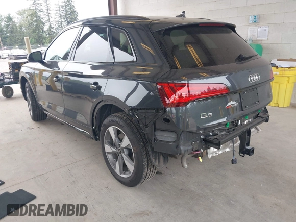 2025 Audi Q5 Premium with VIN WA1ABAFY9S2045618, listed as a IAAI auction lot 42279469 with 3,024 mi miles and . Bid and sale history available at DreamBid. Image 3.