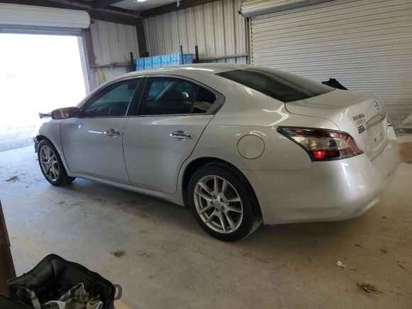 2014 Nissan Maxima S with VIN 1N4AA5AP1EC457227, listed as a Copart auction lot 46235375 with 160,468 mi miles and Salvage Title. Bid and sale history available at DreamBid. Image 2.