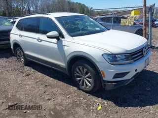 2018 Volkswagen Tiguan S с VIN 3VV1B7AX5JM043090, выставлен на аукционе IAAI как лот 41998165 с пробегом Не указан миль и . История ставок и продаж доступна на DreamBid. Изображение 1.