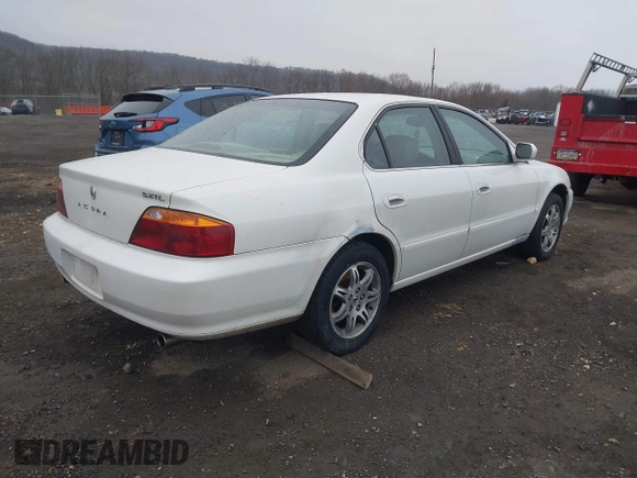 2001 Acura TL with VIN 19UUA56641A033216, listed as a IAAI auction lot 41990006 with 298,562 mi miles. Bid and sale history available at carsss.com. Image 4.