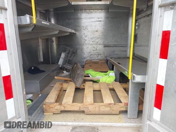 2015 Ford F-250 XL с VIN 1FDBF2B60FED21726, выставлен на аукционе IAAI как лот 42459683 с пробегом 355 935 миль миль и . История ставок и продаж доступна на DreamBid. Изображение 7.